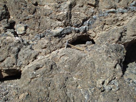 Serpentinite dike